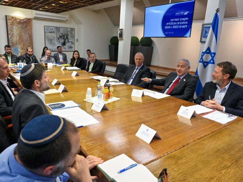 وصلة - الرئيسية 41 تواجه معارضة كبيرة: خطة نتنياهو لتعويض الأسر عن ارتفاع الفائدة على المشكنتا بأثر رجعي