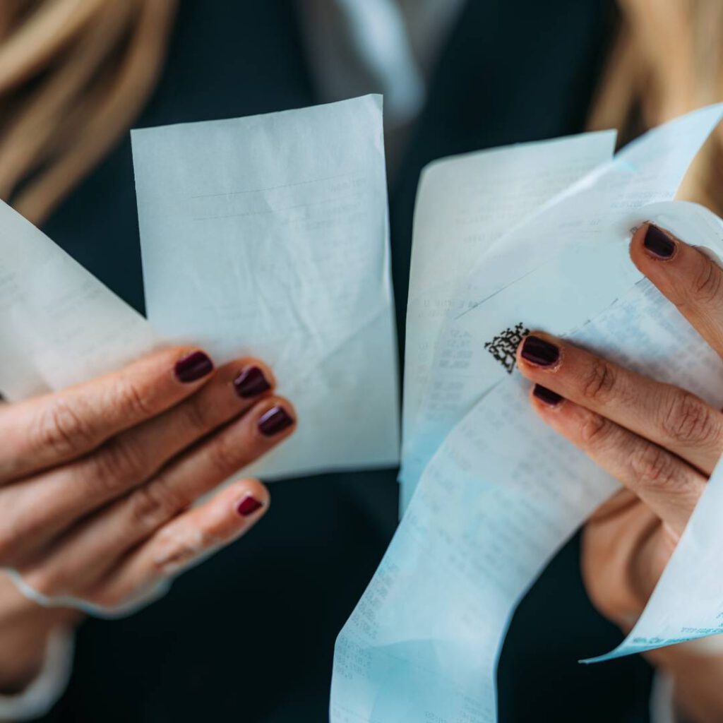 إسرائيل تتفوّق على أكثر الدول المتقدّمة في العالم... لكن في أسعار الطعام المرتفعة وغلاء المعيشة 8 bills