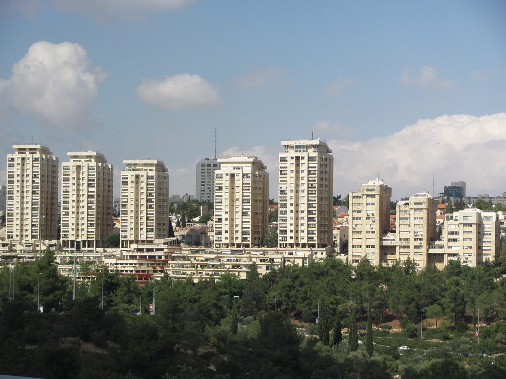 الشقق المستعملة والحرب: فجوة كبيرة بين السعر المطلوب والمدفوع 3 1440px Kiryat Wolfson Jerusalem