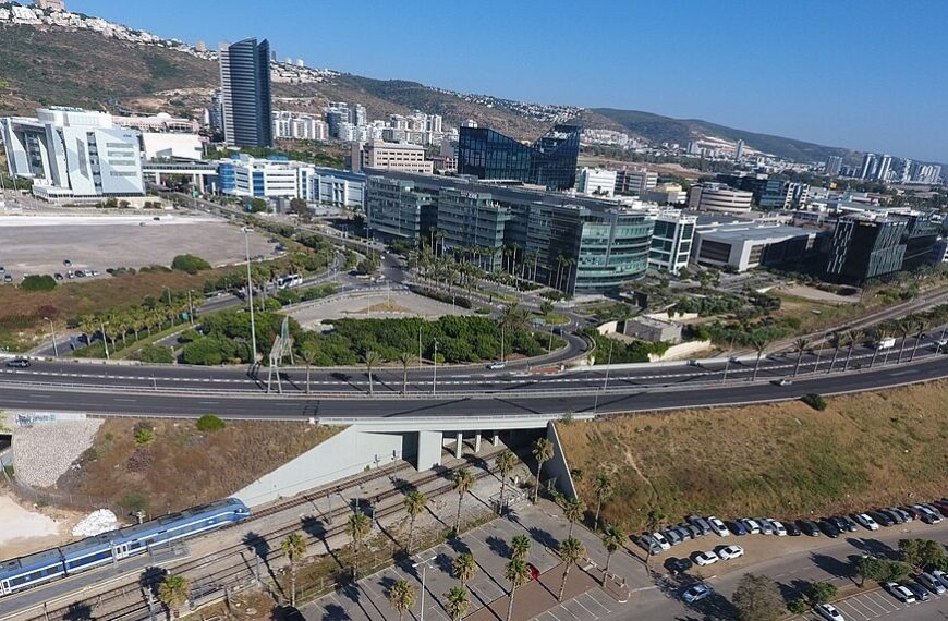 1700 موظف خلال الأسابيع الأخيرة: موجة تسريحات واسعة تهزّ شركات الهايتك الإسرائيلية