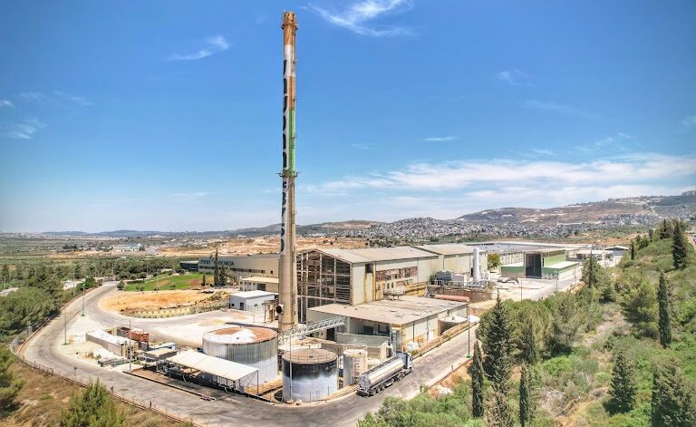 "هبوط الدولار يُشكِّل تهديداً وجودياً للصناعات العربية"