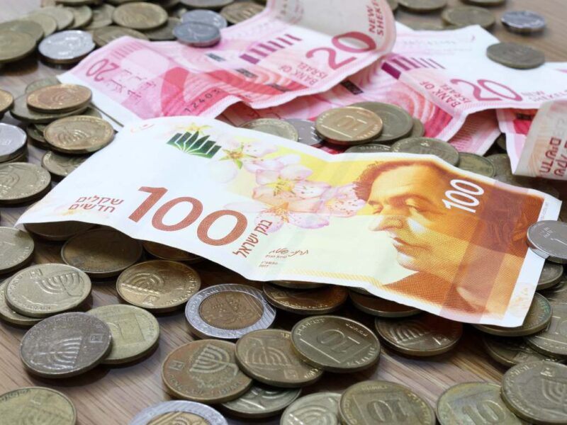 ضرائب غير معلنة: الثمن المخفي الذي ندفعه بسبب تجميد درجات ضريبة الدخل