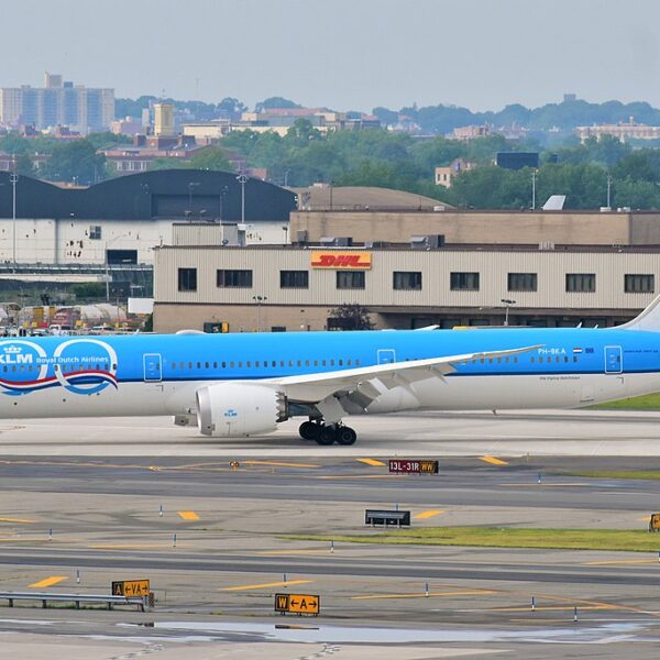 شركات الطيران خائفة.. ووزارة المواصلات تحاول طمأنتها