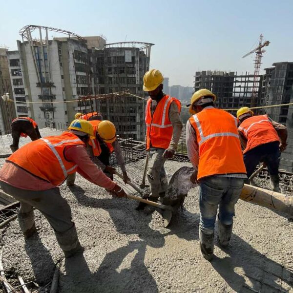 بعد وفاة 30 عامل: أنظمة سلامة جديدة في ورشات البناء