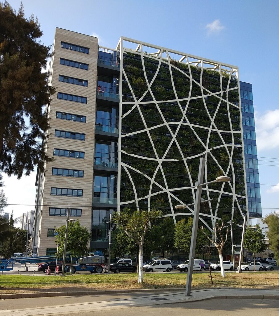 بصفقة تفوق 100 مليون دولار: شركة Check Point تستحوذ على Veriti 3 مبنى Check Point في تل أبيب، الصورة: ويكيميديا