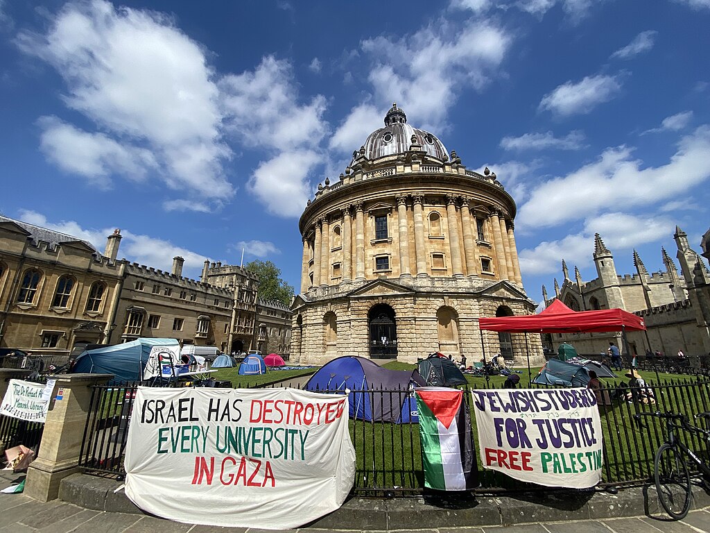 1024px Oxford Palestine solidarity encampment second encampment at Radcliffe Square 20 May 2024 07
