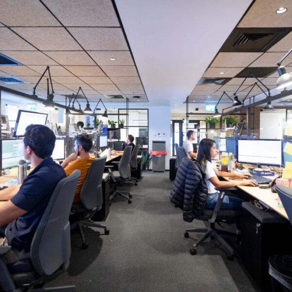 IBI: الأسواق تقلل من أثر صدمة الطاقة لكنها ترفع مستوى القلق بشأن أسعار الفائدة