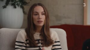 ميرا موراتي، لقطة شاشة من مقابلة لها مع بلومبرغ على يوتيوب