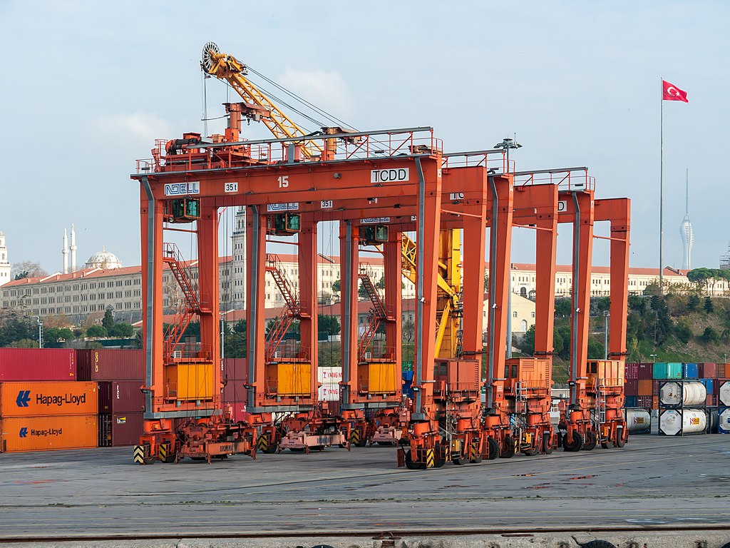 1024px Haydarpasa Istanbul P1100193