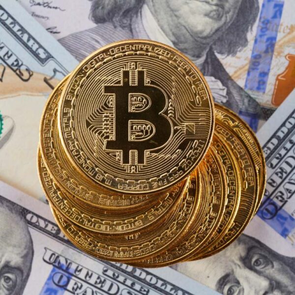 وهم الثراء السريع يتبخر: البيتكوين يسقط في فخ “الكبار”.. والملايين حول العالم هم الضحية