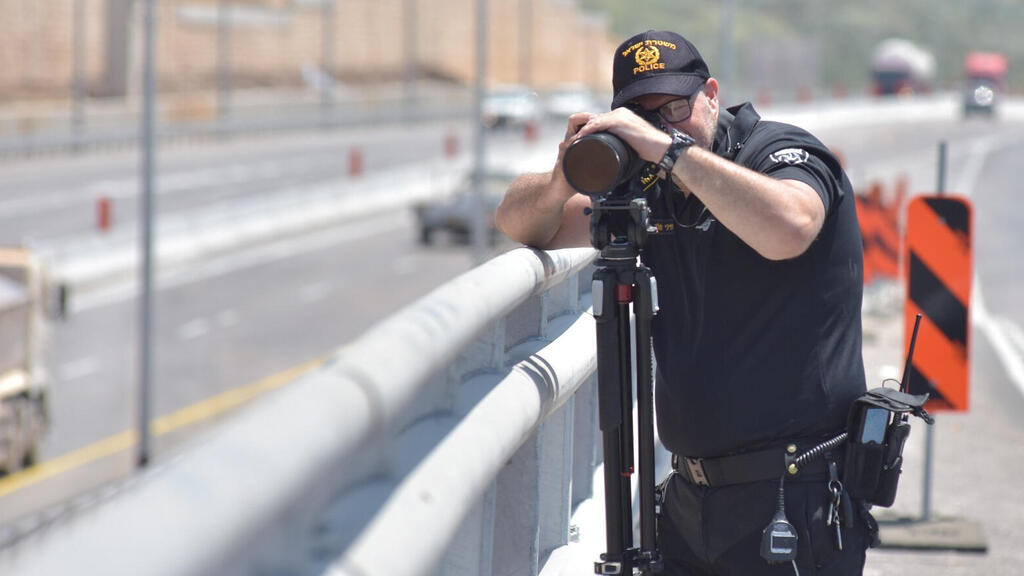 ryd8r7gR0 13 64 1570 883 0 x large