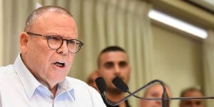 رئيس الهستدروت أرنون بار دافيد، اعتقله الشرطة مع زوجته صباح اليوم بشبهات فساد، الصورة: ويكيميديا