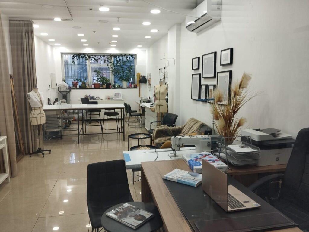 97230267 2c1f 4b24 b8b2 0187c675f71c