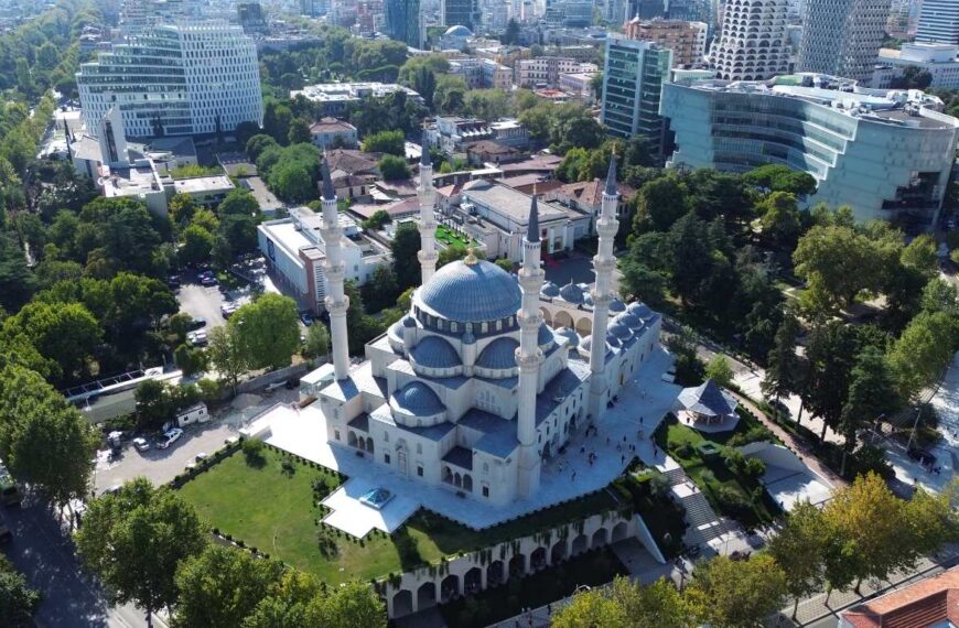 وصلة - الرئيسية 47 صفقات تسليح ضخمة وإنشاء مصانع عسكرية: تقارب غير مسبوق بين ألبانيا وإسرائيل