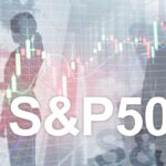 ارتفاع تاريخي لمؤشر S&P 500 يثير مخاوف تكرار سيناريو “الاثنين الأسود”
