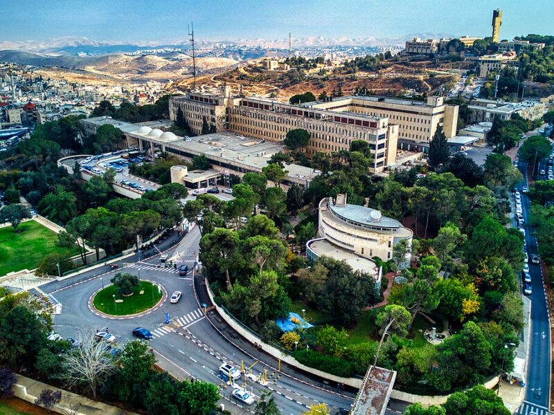 أزمة الرواتب في هداسا: الحكومة تضع المستشفى على "قائمة المراقبة"