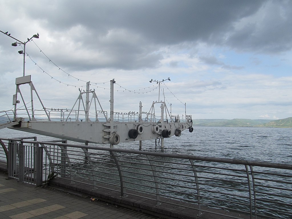 1024px הכנרת Sea of Galilee