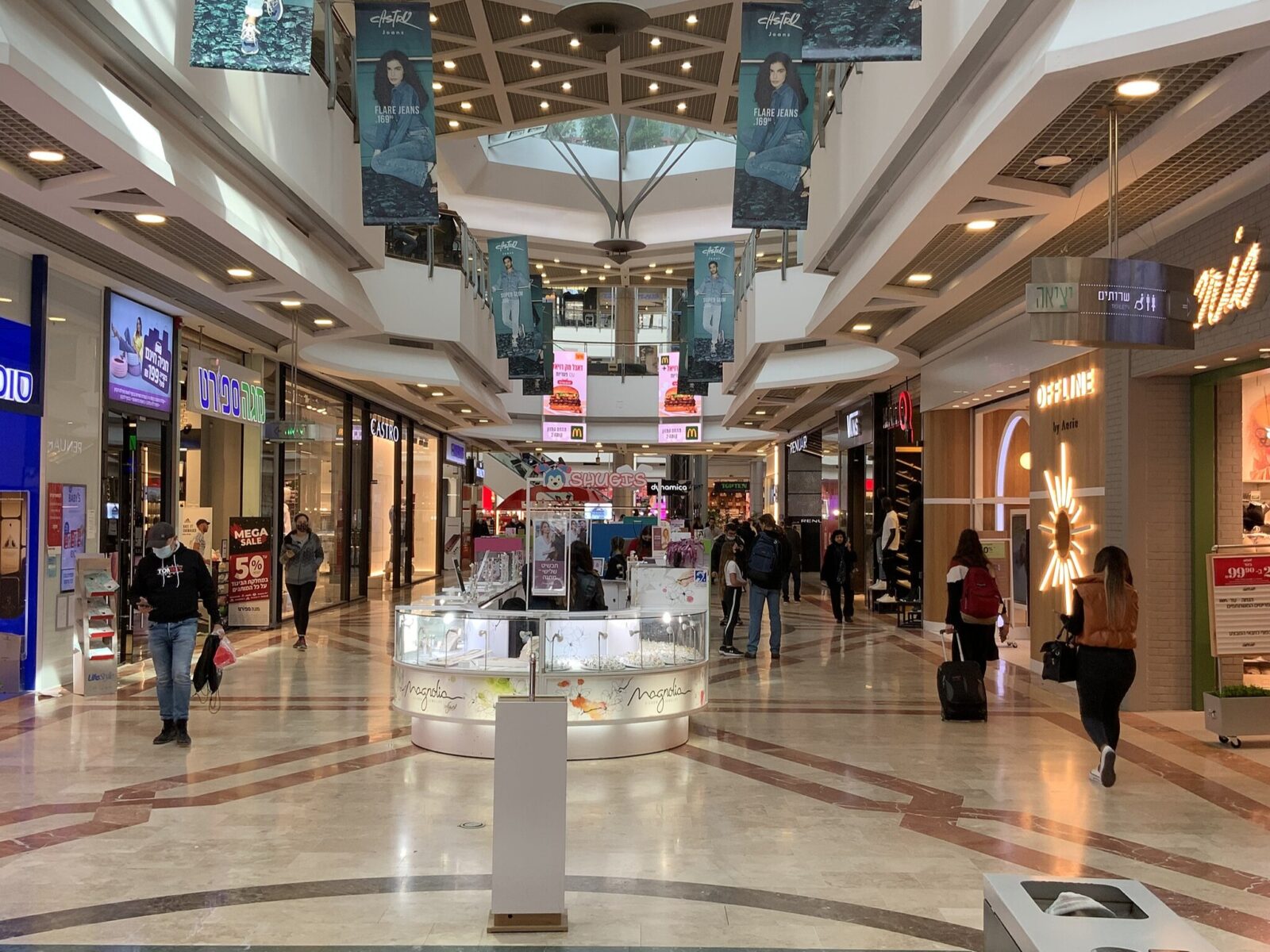 تقرير الـOECD: “الفائدة ستقترب من 3.75%، ويجب فرض المزيد من الضرائب”