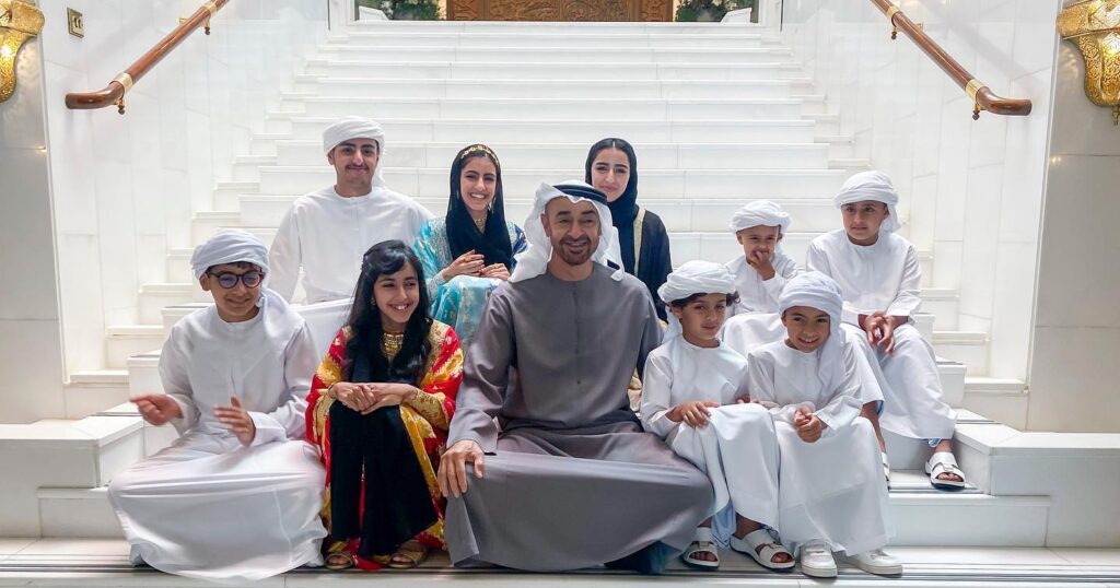 من بينها 3 عائلات عربية: أغنى 5 عائلات بالعالم 1 279755157 160650066414133 5541984121419866515 n