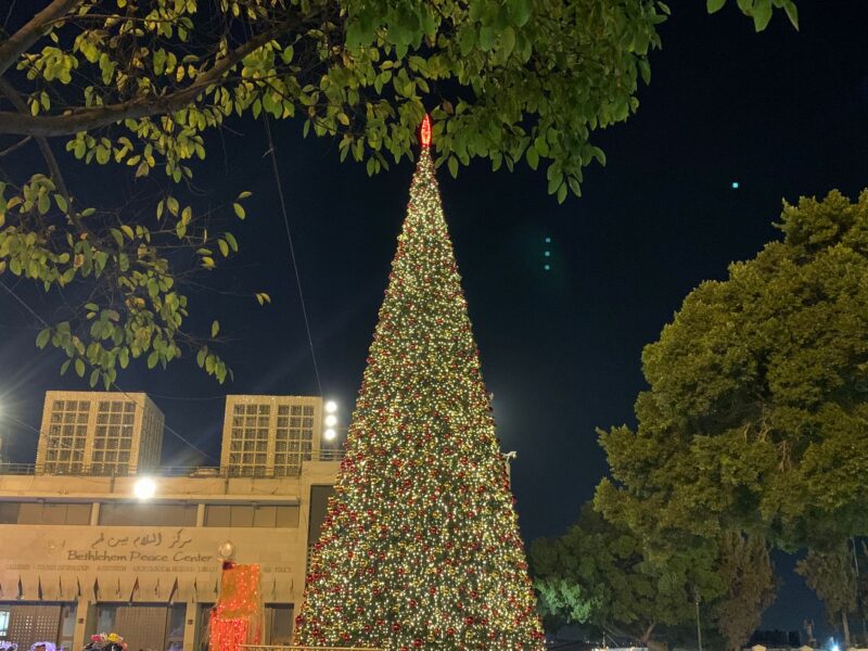 6,000 زائر من عرب الداخل حتّى الآن: أجواء الميلاد تعيد الحياة إلى بيت لحم بعد عامين من الحرب