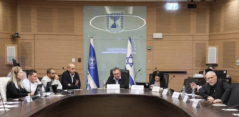 غضب في الكنيست بسبب ارتفاع أسعار تأمين السيارات وضغوطات لتخفيضها خلال 3 أشهر 4 غضب في الكنيست بسبب ارتفاع أسعار تأمين السيارات وضغوطات لتخفيضها خلال 3 أشهر