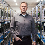 ضربة جديدة لأبل: الحيفاوي جوني سروجي أبرز مهندسي الشركة يفكر بمغادرتها