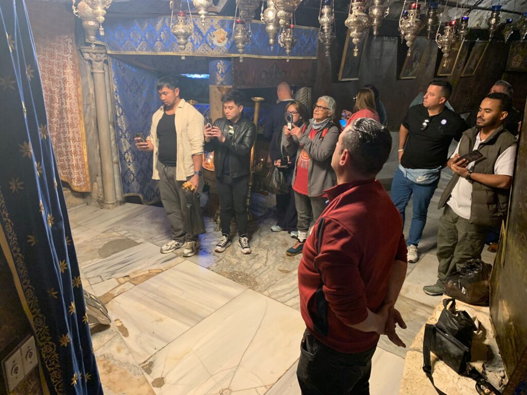 6,000 زائر من عرب الداخل حتّى الآن: أجواء الميلاد تعيد الحياة إلى بيت لحم بعد عامين من الحرب 7 سياح أجانب