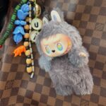 “خطيرة على الأطفال”: وزارة الاقتصاد تحذّر من دمى “لابوبو”