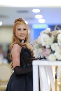 شيماء ججيني: "مرض الجلد الفقاعي لم يوقفني.. وصالوني هو رسالتي للناس" 11 شيماء ججيني: “مرض الجلد الفقاعي لم يوقفني.. وصالوني هو رسالتي للناس”