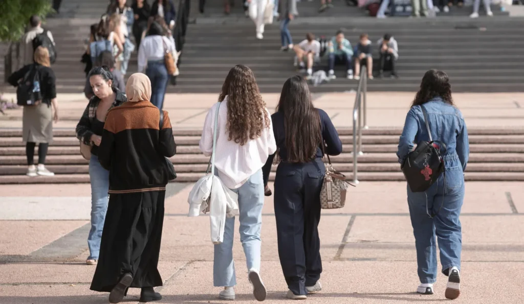 العرب والحريديم سيستفيدون من الذكاء الاصطناعي، المتضررون الرئيسيون: حملة اللقب الأول 3 1 1