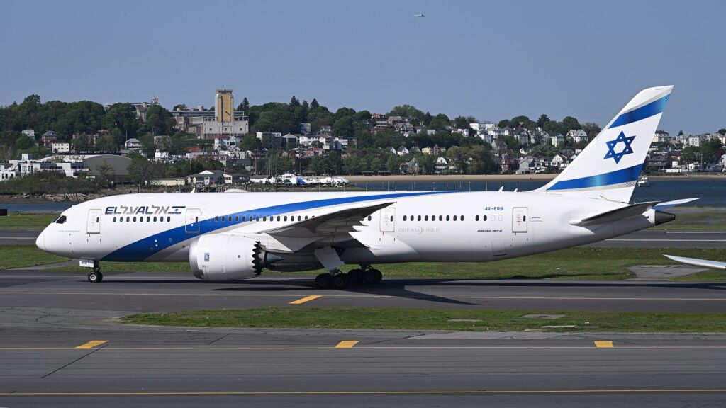 طائرة تابعة لطيران ال-عال، المصدر: ويكيميديا