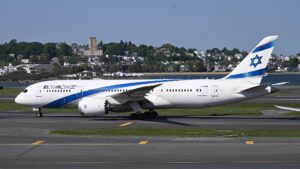 طائرة تابعة لطيران ال-عال، المصدر: ويكيميديا