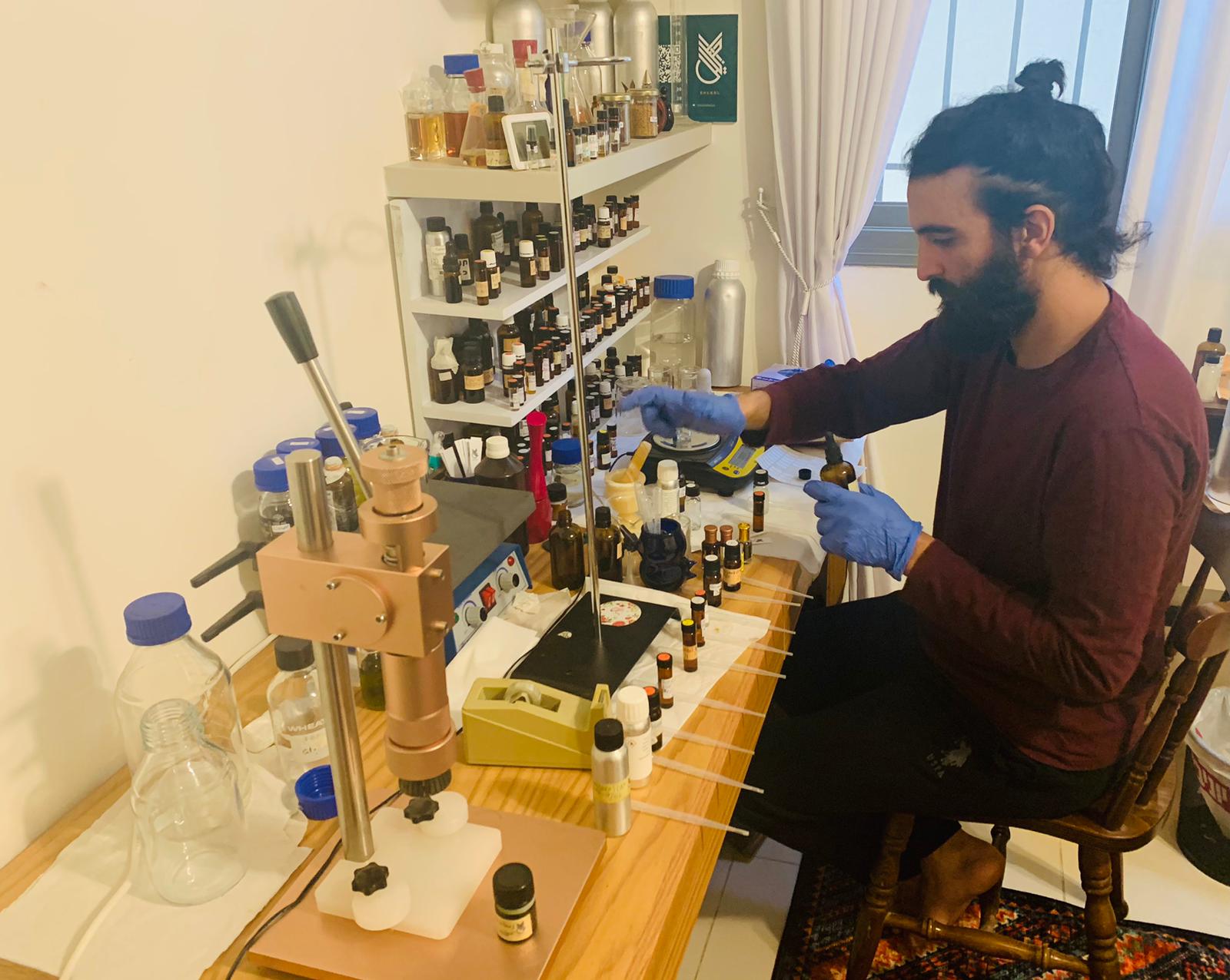 "في عطر «باب الساهرة» أردتُ أن أترجم روح القدس إلى رائحة"