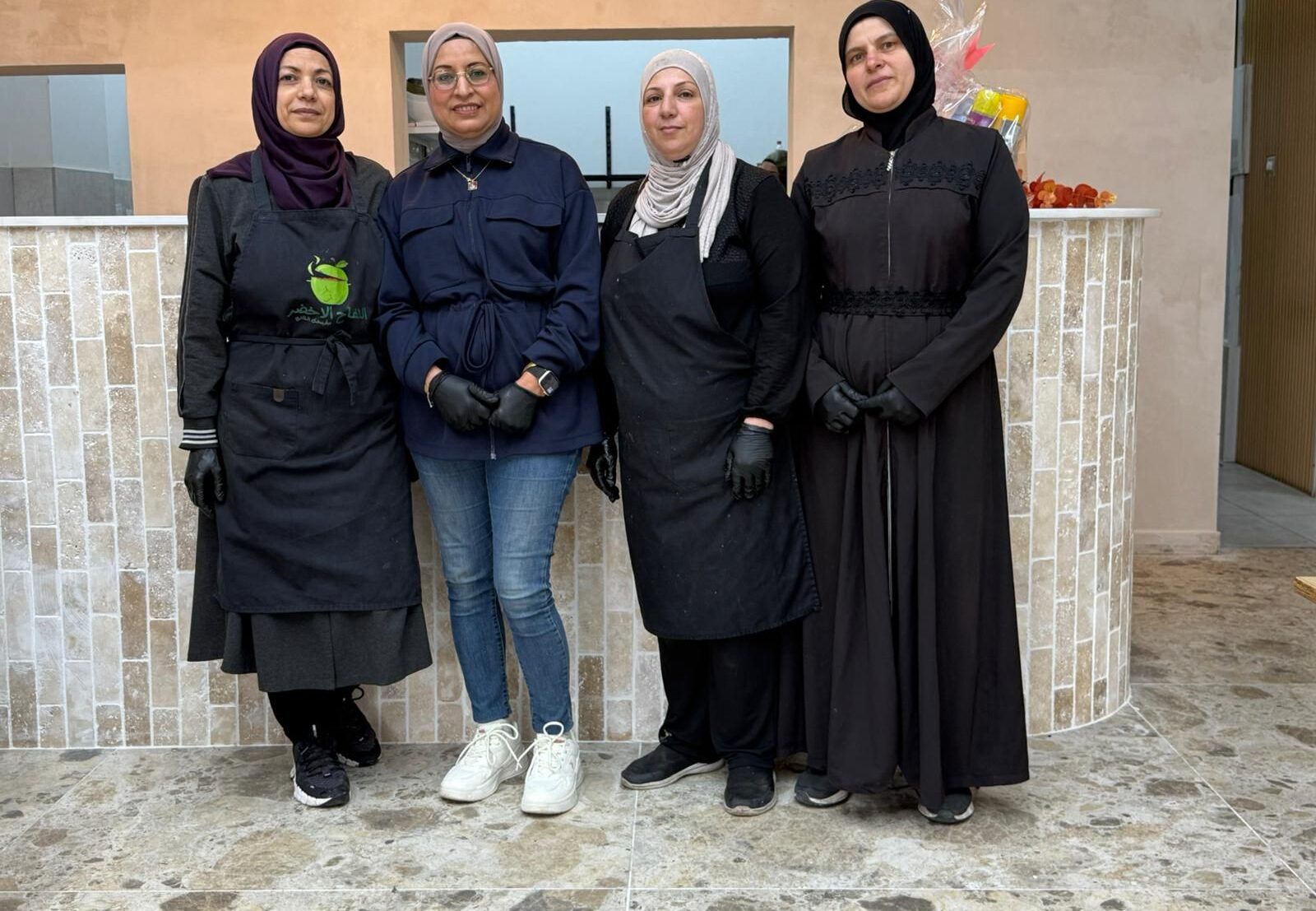 "التفاح الأخضر" في أم الفحم: مطعم للنساء فقط!