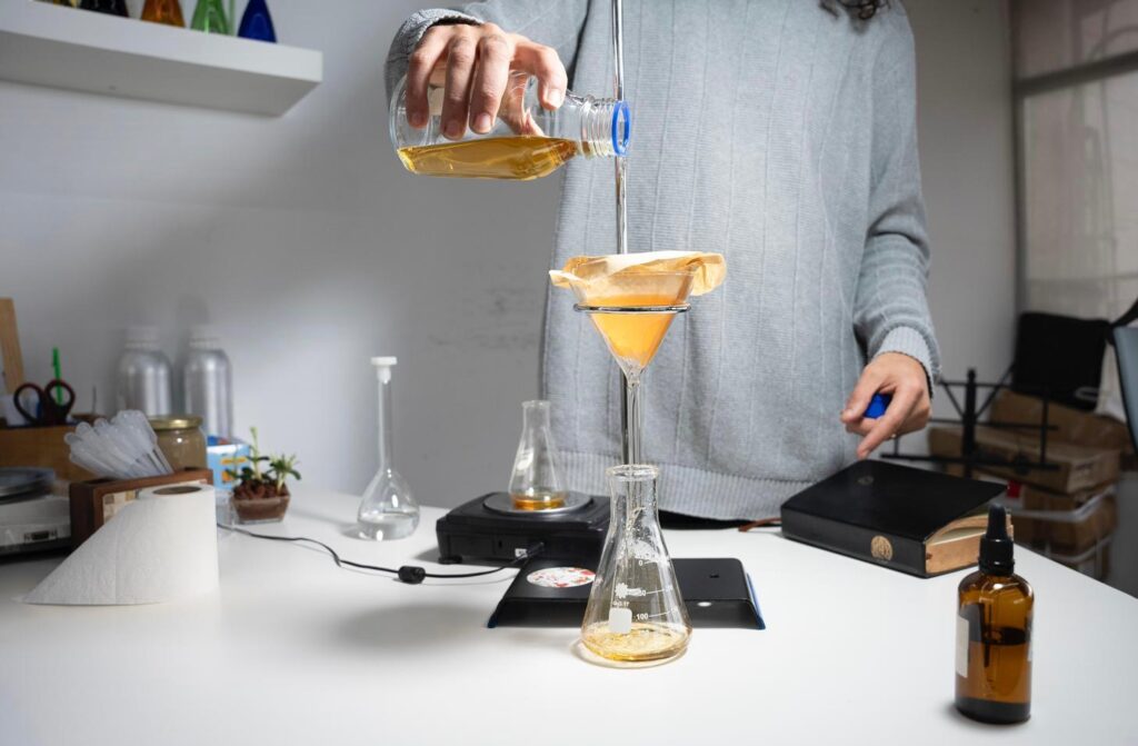 "في عطر «باب الساهرة» أردتُ أن أترجم روح القدس إلى رائحة" 8 b20b9d40 6cac 41c0 8fbb 609aeafa900d