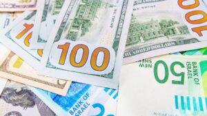 عودة التوترات في هرمز ترفع الدولار إلى مستوى 3 شيكل