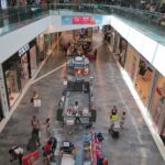 الدكاكين في الكنيونات تهدد بوقف دفع الإيجارات بسبب الوضع