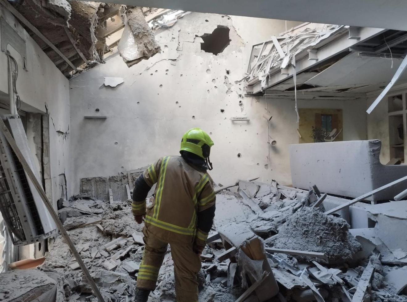 الذهاب إلى العمل والتجمعات: الجبهة الداخلية تحدّث تعليماتها