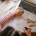 وزارة المالية تطالب بإلغاء التعليم عن بعد فورًا وتعطيل الطلاب