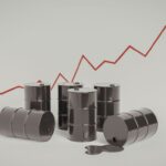 وكالة الطاقة الدولية: العالم يواجه أكبر صدمة بإمدادات النفط بالتاريخ | هل سيصل البرميل إلى 200 دولار كما تُهدِّد إيران؟