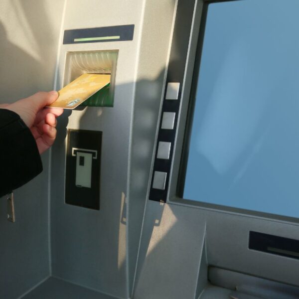 إصلاح جديد من بنك إسرائيل للعمولات البنكية