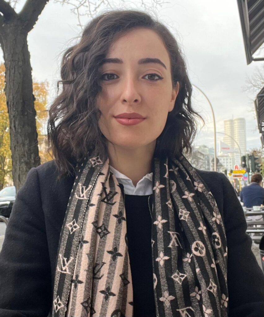 f26ce726 aaaa 4480 ae4a 4de0ba8f8863