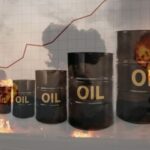 الحرب على إيران تهز الأسواق العالمية (ما عدا تل-أبيب)، النفط يقفز 36% ومخاوف بأن يصل إلى 150 دولار للبرميل