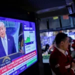 “يمسك السوق من خناقه”: شخص واحد يحرك البورصات أكثر من الجميع، واسمه ترامب