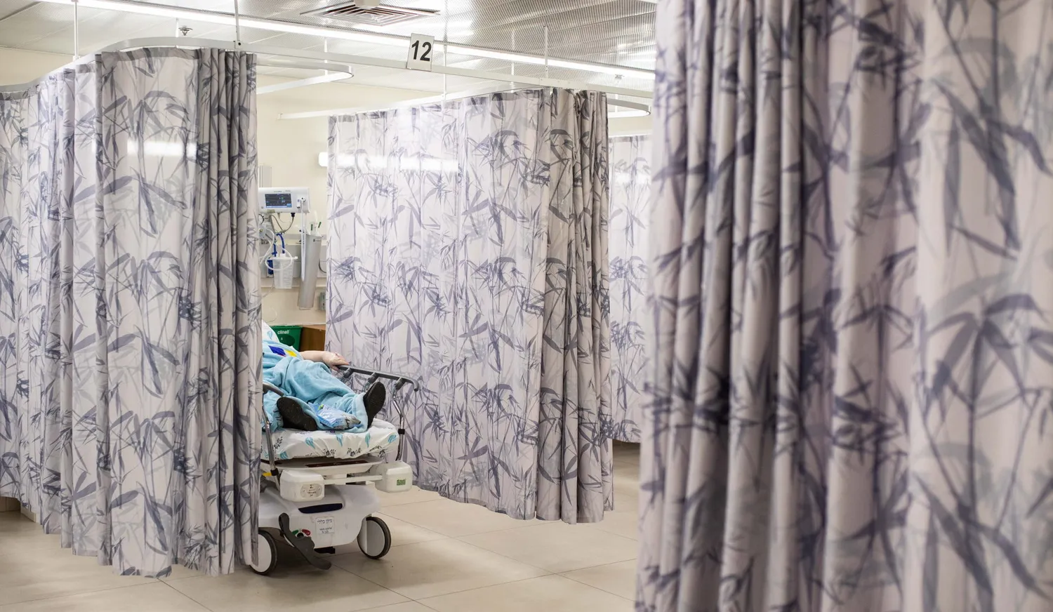 "ليس منارة للتعايش المشترك": تقرير جديد يكشف كيف يلاحق الجهاز الصحي الموظفين العرب منذ 7 أكتوبر