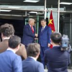 “لا تقاطع عدوك أبدًا عندما يرتكب الحماقات”