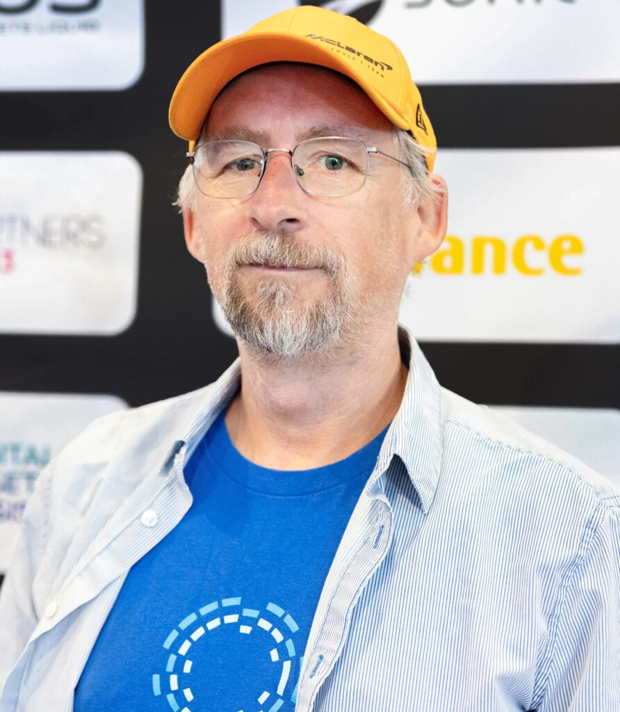 بعد تحقيق استمر عام: هل كُشِفَتْ هوية مخترع بيتكوين؟ 4 2 1