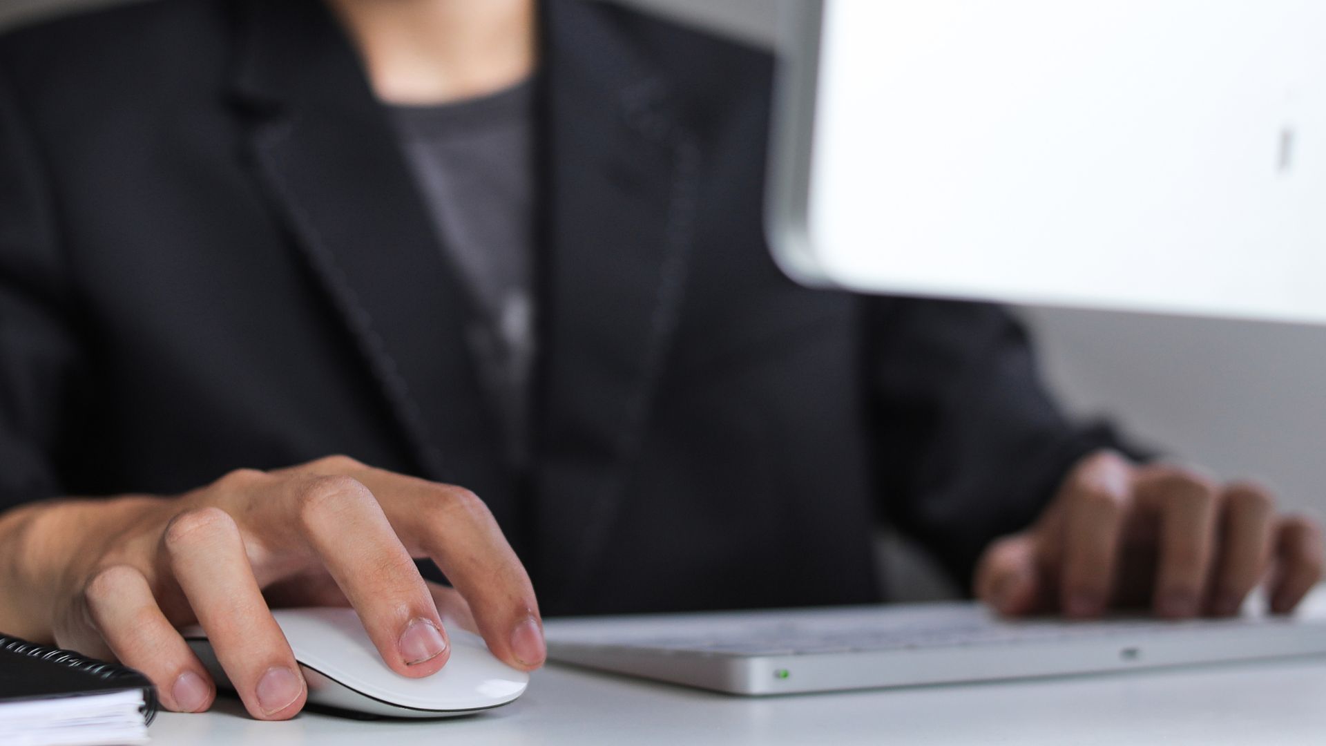 تشمل مراقبة حركة الفأرة: ميتا "تتجسّس" على موظفيها لتدريب الـAI