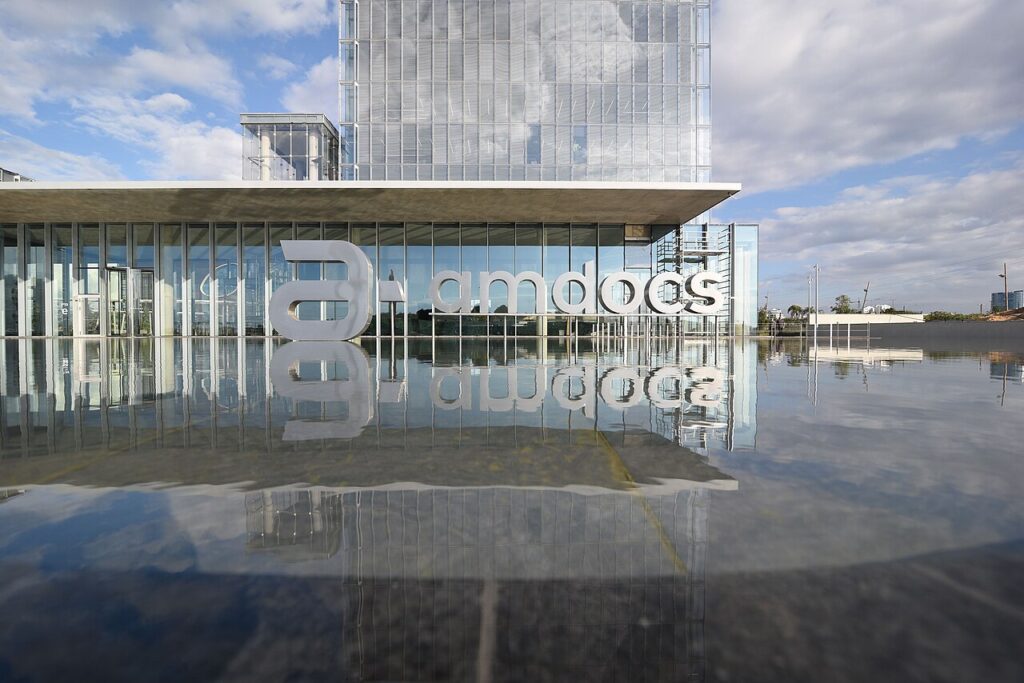 Amdocs تنضم للموجة وتسرّح آلاف الموظفين بينهم المئات بالبلاد 2 مقر Amdocs في رعنانا- الصورة: ويكيميديا