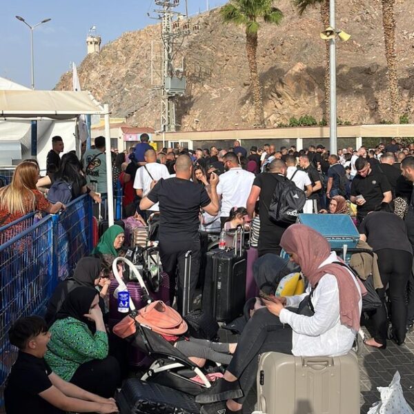 من أنطاليا إلى قبرص التركية: هكذا غيّرت الحرب خريطة وتكلفة السفر في إجازة العيد